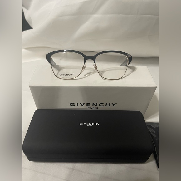 Givenchy eyeglass - Picture 2 of 5
